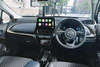 最上級グレード「Z」のインテリア。ダッシュボードなど各所にソフトパッドが採用されている。