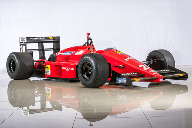 イベントの主役であるフィーチャリングマシンに選ばれた「フェラーリF187」(1987年)。鈴鹿で初めて開催されたF1日本GPで、ゲルハルト・ベルガーの手により優勝を果たした。中野信治がドライブする予定。