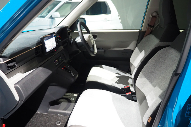 ホンダN-ONE e:(フロントシート)