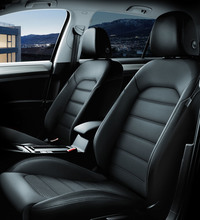 「フォルクスワーゲンe-ゴルフ」に内装の質感を高めた特別仕様車の画像