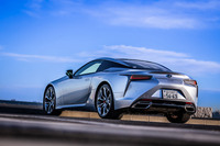 ボディーサイズは全長×全幅×全高=4770×1920×1345mm、ホイールベースは2870mm。今回の試乗車両には、有償オプション(4万4400円)のトルセンLSD+高摩擦ブレーキパッド付きフロント&リアブレーキが装備されていた。