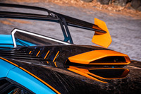 「ウラカンSTO」のリアエンジンフード。ワンメイクレースマシン「ウラカン スーパートロフェオ」をモチーフとした、エアインテークとシャークフィンが備わっている。