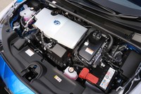 1.8リッター直4エンジンにモーターを組み合わせたハイブリッドユニットのスペックは従来どおり。システム最高出力122psを発生する。