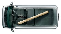 積載スペースが拡大された「ピクシス バン」。フロアの凹凸を極力なくすなど、使い勝手も向上した。