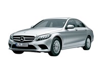 輸入車は、メルセデス・ベンツが好調。中でも人気なのは中核モデル「Cクラス」で、2019年1月から6月までの半年間で1万1257台が販売された。