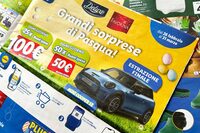 ドイツ系ディスカウントストアのチラシ。景品は「MINIクーパーSE」である。2024年3月。