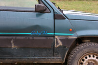 「カントリークラブ」は、当時「パンダ4×4」に存在した上級バージョンである。パテによる補修に、セルジオさんのいたわりを感じる。