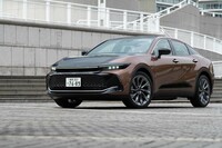 2022年9月1日に発売された新型「トヨタ・クラウン」。まずは「クロスオーバー」(写真)のみがリリースされ、「セダン」「エステート」「スポーツ」も順次導入される。