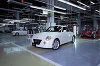 本社工場に設けられた専用ライン「エキスパートセンター」。