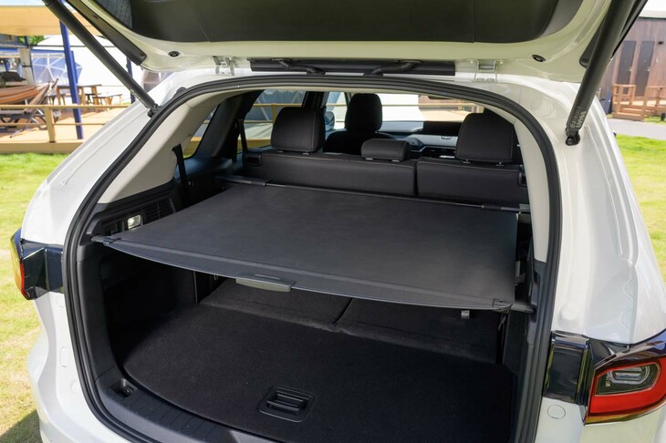 マツダCX-80 XD Sパッケージ(ラゲッジスペース)