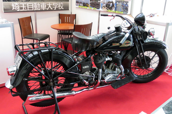 トランスミッションは3段で、最高速は110km/hだった。