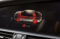 ドライブモードは、d(ダイナミック)/n(ナチュラル)/a(アドバンストエフィシェンシー)の3種類。センターコンソールのダイヤルでセレクトする。