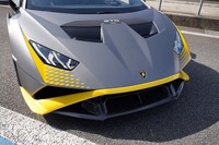 専用のエアロパーツで武装した「ウラカンSTO」のフロントまわり。同モデルの外装パーツは75%以上がカーボン製となっている。