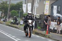 ミーティングが終わり、三々五々帰路につくメディア関係者。