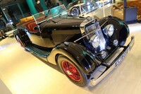 会場に展示された1937年式の「15/98ツアラー」。マレック・ライヒマン氏はオンラインで「当時の15/98は、大きな屋敷と同等、今で言うなら500万~600万ポンドの価値があった」などと紹介した。