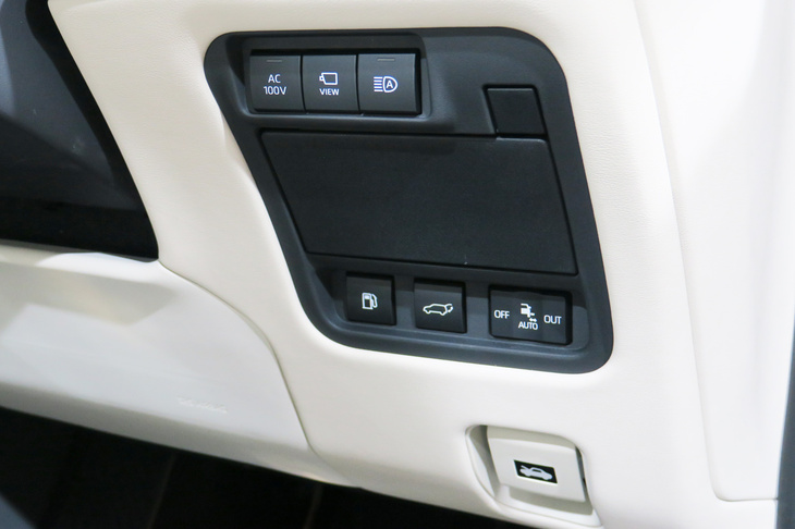 トヨタ・センチュリー(スイッチパネル)