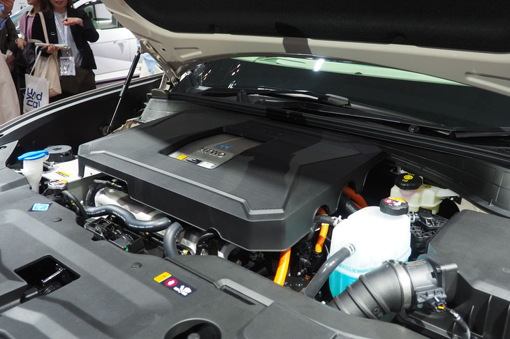 新型「ネッソ」のシステム最高出力は、従来型の184PS(135kW)から258PS(190kW)にアップしている。