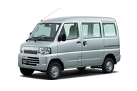 ワンボックスタイプの軽商用BEV「三菱ミニキャブEV」。最新モデルはこれまで「ミニキャブ ミーブ」の車名でラインナップされていたBEVの改良型で、車名変更と同時にモーターや駆動用バッテリーなど電動系コンポーネントのアップデートが行われた。