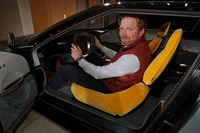 インテリアは、イタリアの家具メーカーであるカッシーナの協力を得てデザインされた。