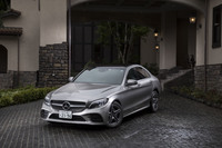 改良版「メルセデス・ベンツCクラス」の試乗会は、2018年7月に長野県軽井沢町にオープンしたばかりのル・グラン 軽井沢ホテル&リゾートを拠点に行われた。試乗車の総数は20台以上!