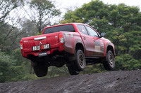 三菱トライトンAXCR試験車