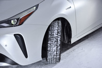 「アイスナビ8」の正式発表前である2021年2月に、プロトタイプを装着し、雪上での試走を行った。試走に用いたのはFWD仕様の「トヨタ・プリウス」で、東京・赤坂から長野・志賀高原へのルートで、一般道と高速道路、積雪した山岳路を往復走行した。