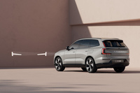 カメラやレーダー、LiDAR(ライダー)などの最新センサーと高性能コアコンピューターを組み合わせた運転支援機能「パイロットアシスト」を搭載する。