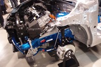 エンジンルーム周辺部の骨格構造。新型「ヤリス」では、WRC(世界ラリー選手権)で勝つことも意識してフレームの設計を行ったという。
