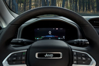 メーターパネルには10.25インチサイズのマルチビューディスプレイを採用。