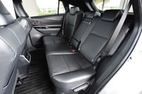 60:40分割可倒式のリアシート。リクライニング機能が備わる。