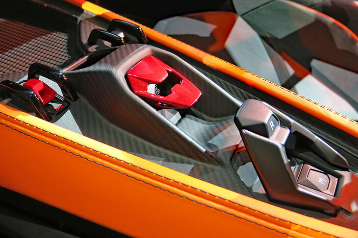 ランボルギーニ・レヴエルト(センターコンソール)