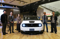 デザイナートークの参加者。右から、会のファシリテーターを務めた川合将人氏、「ホンダe」のデザインに携わった岩城 慎氏、半澤小百合氏、佐原 健氏、明井亨訓氏。