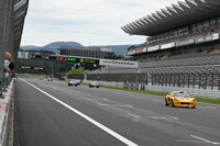 サーキットを本気で走るイベントである点も「JAPAN LOTUS DAY」の特徴。この日も富士スピードウェイのレーシングコースでは、早朝から夕刻までロータスのエキゾーストサウンドが鳴り響いていた。