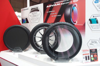 横浜ゴムは早くからEV用タイヤの研究を推進。ブースにはEVに対応した最新タイヤも展示されていた。