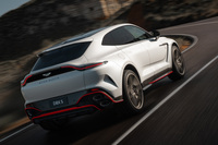 アストンマーティンが「DBX S」を発表 最高出力727PSのハイパフォーマンスSUVの画像