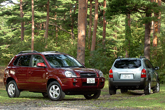 【スペック】2.0GLS(手前):全長×全幅×全高=4325×1795×1730mm/ホイールベース=2630mm/車重=1480-1510kg/駆動方式=FF/2リッター直4 DOHC16バルブ(144ps/6000rpm、19.0kgm/4500rpm)/価格=187万9500円