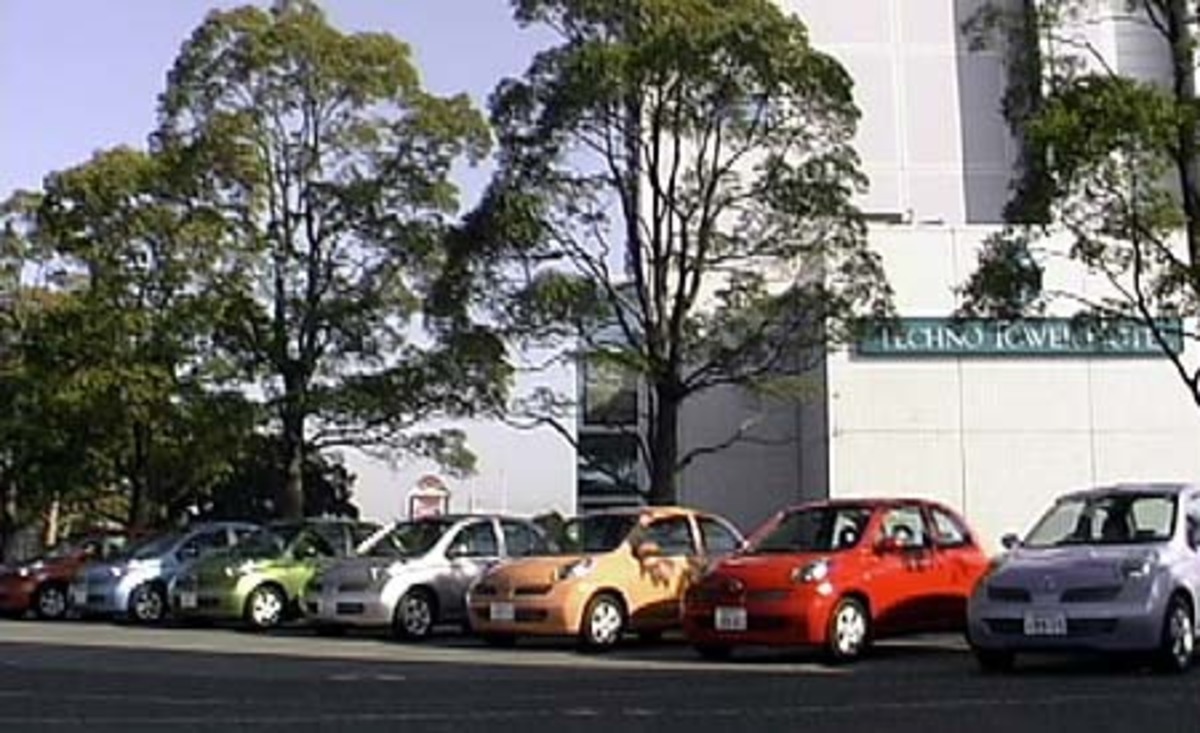 マーチ マーチ(K12 中期) 5ドア車用｜F+S+R 3点セット - AERO OVER