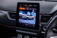 改良前モデル後期の一部車両に先行設定された「E-SAVE」を、最新型にも採用。エンジンの稼働率を引き上げ、駆動用バッテリーが電欠状態に陥ることを回避するようプログラムされた走行モードで、長い上り坂が続くようなシーンなどでのバッテリー切れを抑制するという。