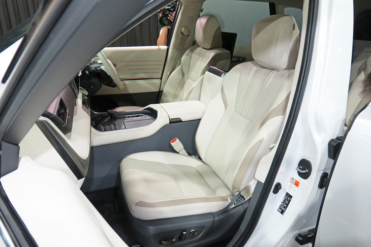 トヨタ・センチュリー(フロントシート)