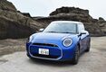 「MINIクーパー」のEVに試乗してみた！ “テスラー”目線で感じた良かった点と微妙な点は？