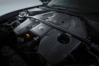 「フェアレディZ NISMO」と「スカイライン NISMO」のパワーユニットは共通。ともに最高出力420PS、最大トルク520N・mを発生する3リッターV6ツインターボエンジンを搭載する。