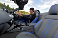 アストンマーティン・ヴァンテージ ロードスター(前編)の画像