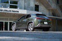 今回の試乗車の車両重量は改良前のモデルより20kg重い1820kg(カタログ値)。駆動用バッテリーの容量が18.4kWhも増加していながら、わずかなアップに抑えられているのがすごい。