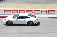 日本市場における「911カレラGTS」(RR)の価格は、1750万円。4WDの「911カレラ4 GTS」は1850万円で販売される。トランスミッションは、ともにPDKのみ。