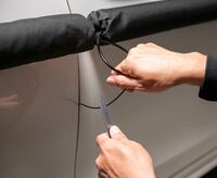 簡単に着脱可能なうえ、製品につくストッパー付きのセキュリティーケーブルを室内に入れておけば盗難の心配もない。