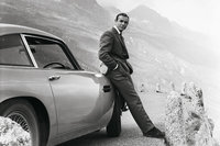 アストンマーティンが『007 ゴールドフィンガー』仕様の「DB5」を25台限定で販売