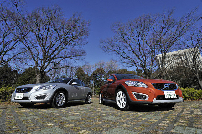 【スペック】2.0e Aktiv:全長×全幅×全高=4265×1780×1430mm/ホイールベース=2640mm/車重=1380kg/駆動方式=FF/2.0リッター直4DOHC16バルブ(145ps/6000rpm、18.9kgm/4500rpm)/価格=295万円(テスト車=327万5000円/オプション色:オレンジフレームメタリック=8万円/エクステリアスタイリングパッケージ=16万5000円/17インチアルミホイールStyx=8万円)