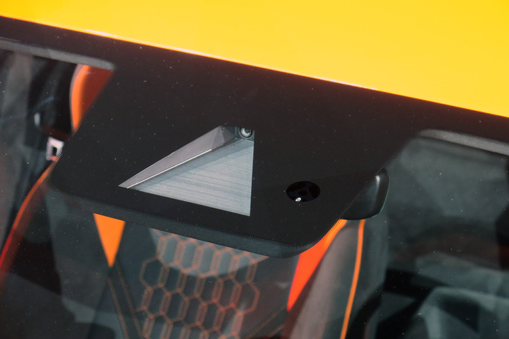 ランボルギーニ・レヴエルト(先進運転支援システムのセンサー)