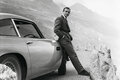 アストンマーティンが『007 ゴールドフィンガー』仕様の「DB5」を25台限定で販売