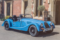 自動車の輸入販売を手がけるエスシーアイによる、モーガン車の正規輸入販売が始まる。写真は「モーガン・プラス4」。